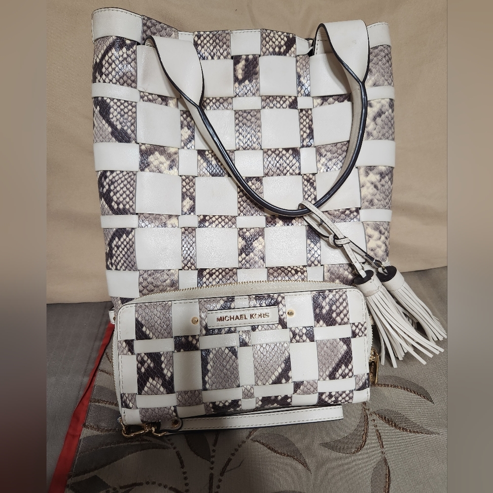 COPY - Michael Kors Bag With Matching Wallet